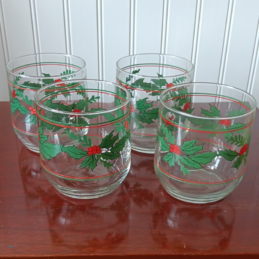 4 vintage LIBBEY Christmas glasses
